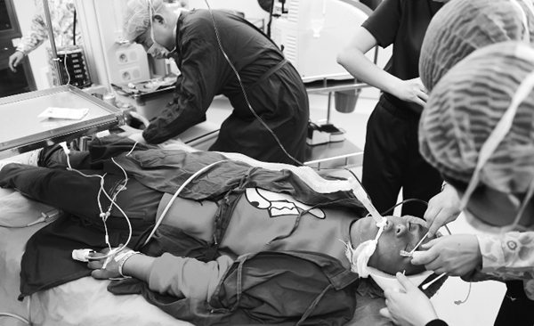 跨国救援爱心接力 尼泊尔男孩合肥手术留住光明