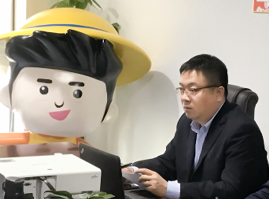 新电商精准扶贫不过年也要把会展中心筹建