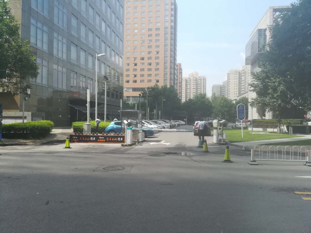 清华科技园附近-1000元包月,240元夜间包月正规大厦商业停车场(详情可