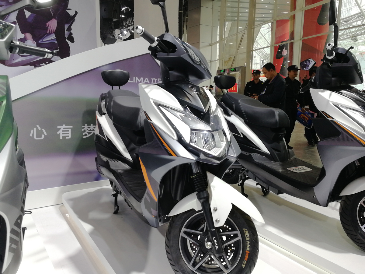 势无畏型有格立马电动车高端电摩极锋s