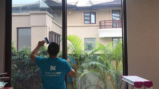 窗户贴膜好处多 膜客建筑玻璃膜解答