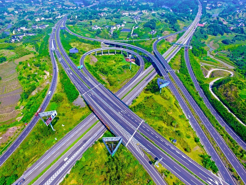 泸州水陆空铁立体交通完备.  牟科摄.jpg