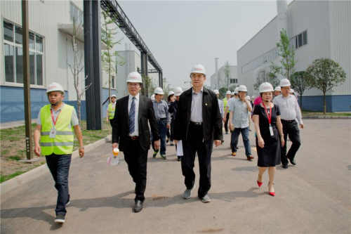 不断有各级领导来考察为何华洁环保科技园如此吸引人