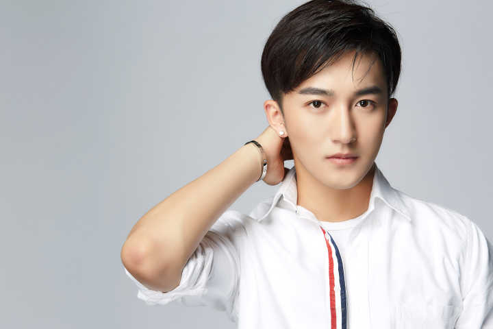 (解盛凯)据了解,目前天汇星娱旗下注册签约艺人3500人,短视频达人规模