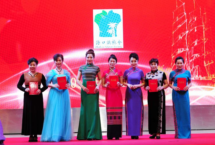 张燕华艺术团优秀团员奖(8人): 邓湘平,吴春强,曾山梅,张红曼,叶春燕