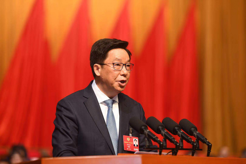 举行第二次全体会议上,湖南省政协委员,湖南信息学院董事长陈登斌说,"