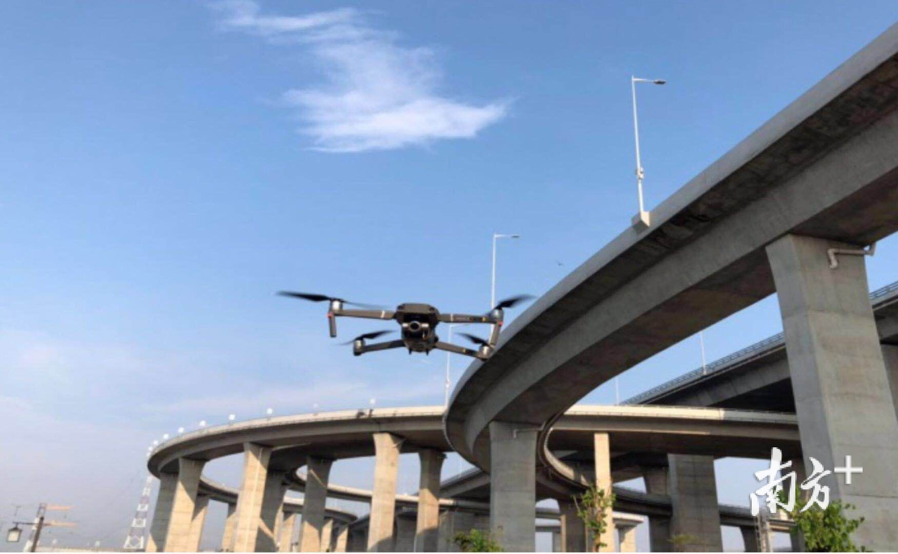 广州交警首用无人机取证02尽快疏导交通拥堵