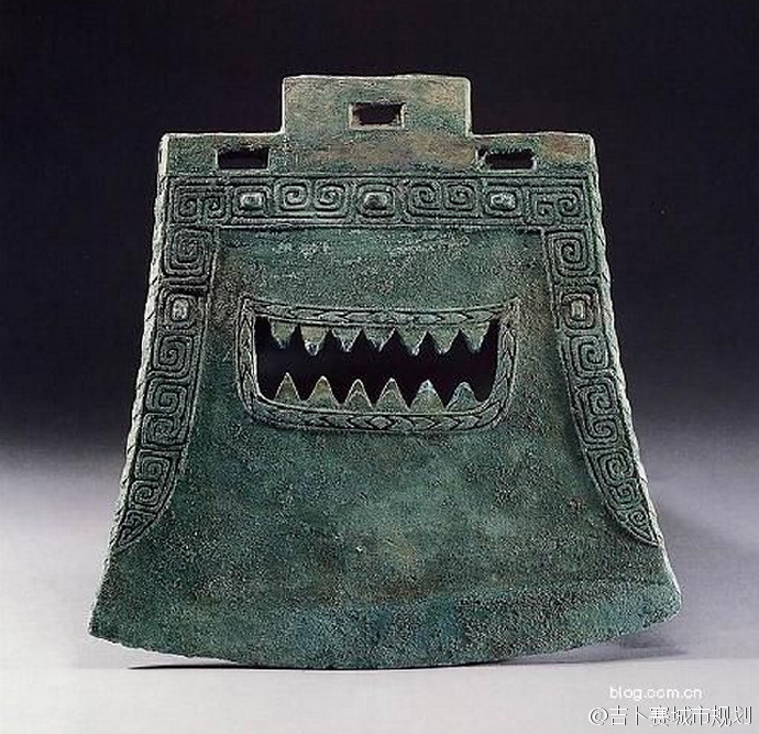 我听见传来的谁的声音,钪钪钪钢钢钢咣咣咣当当当铮铮铮……绕梁三日